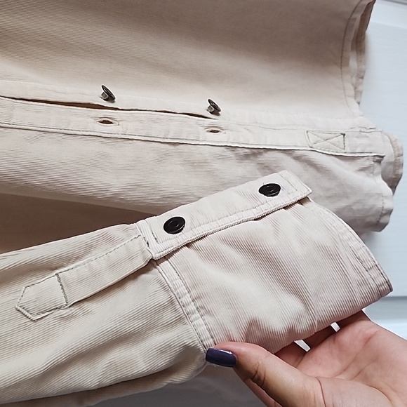 FREE PEOPLE Baby Cord Buttondown / shacket Champagne Dream size M NWOT - Picture 12 of 15